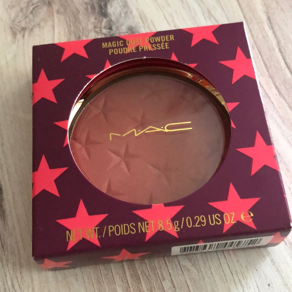 MAC COSMETICS MAGIC DUST POWDER